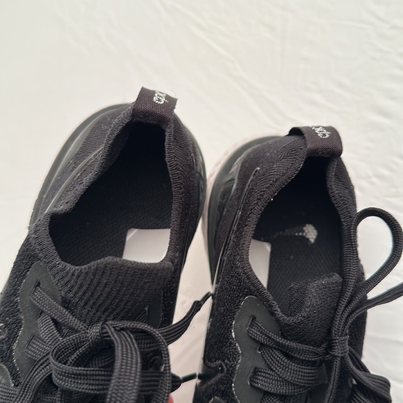 Nike Epic React Flyknit 2 black running sneakers - Picture 6 of 8